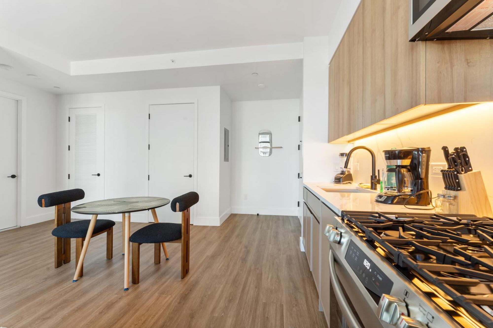 Elegant Haven, Upscale Comfort Apartment New York