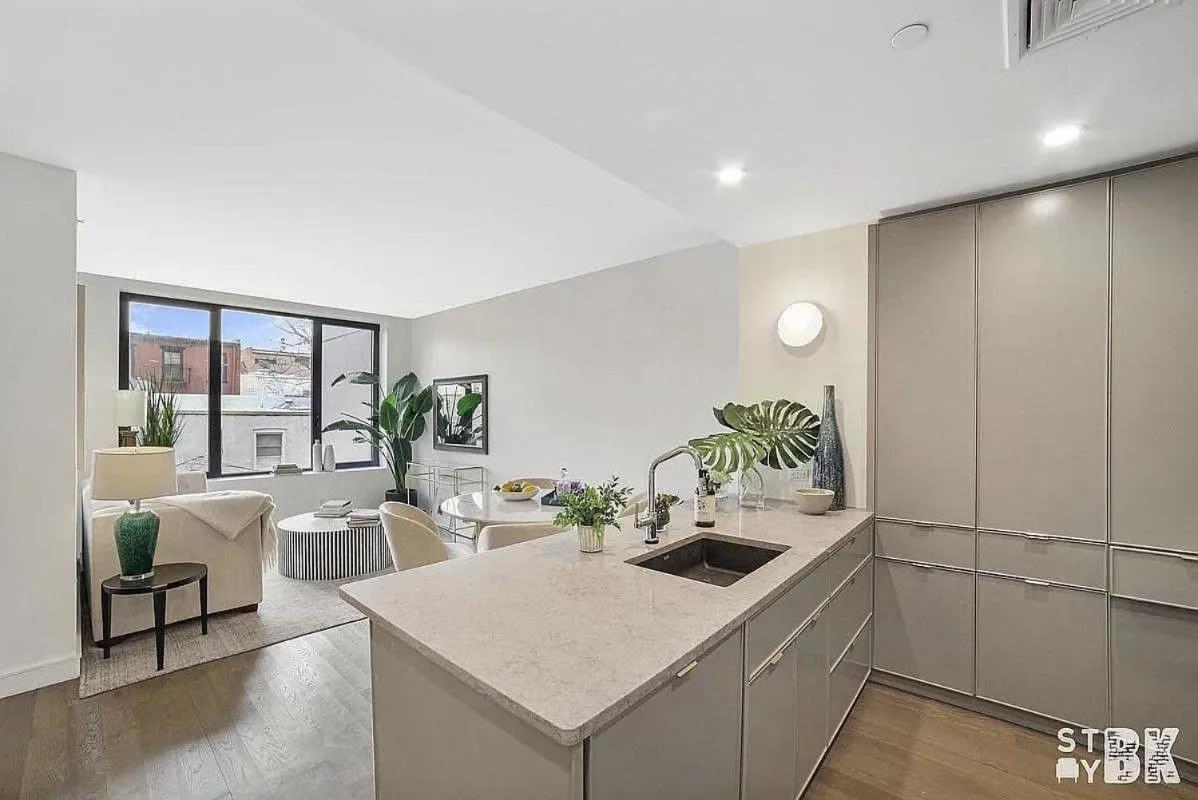 194-4c Stylish 3br 2ba Washer-dryer Rooftop