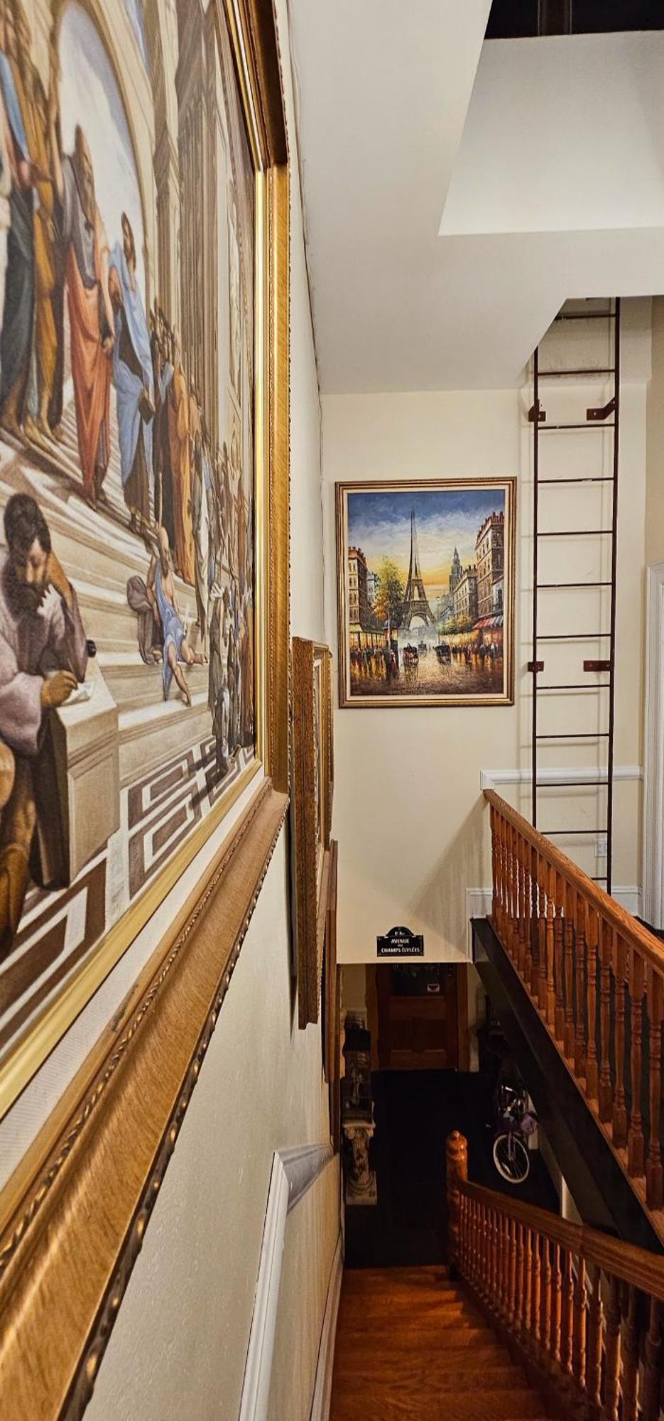 Luxurious At Colonial Townhouse