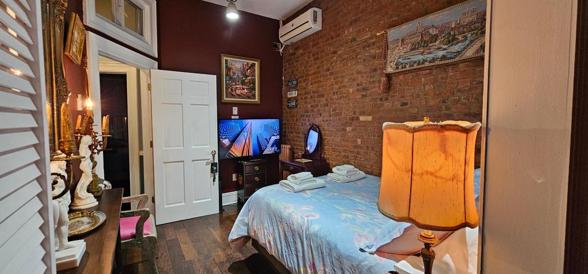 Luxurious At Colonial Townhouse *