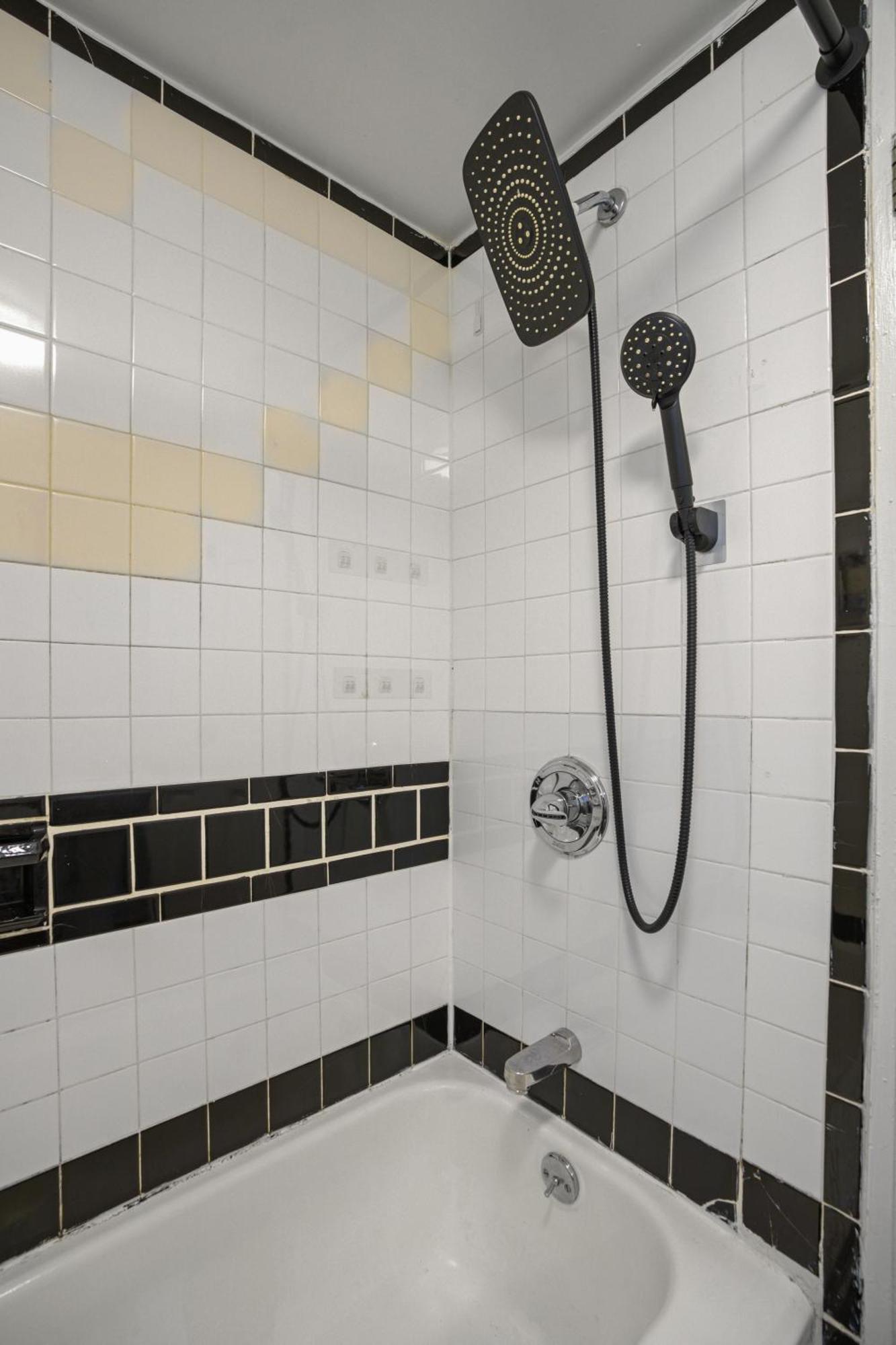 Upscale 2Br Home *