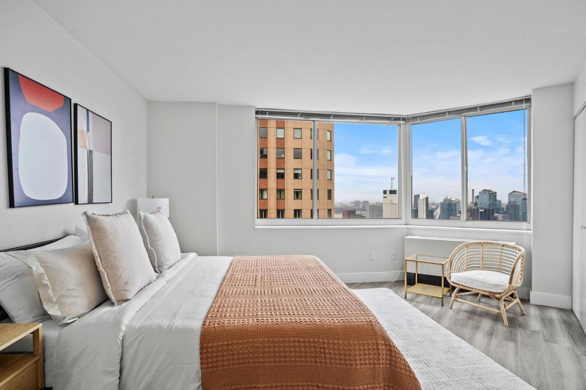 Apartment Chic Nyc Steps From Times Square With 2 Bedroom *
