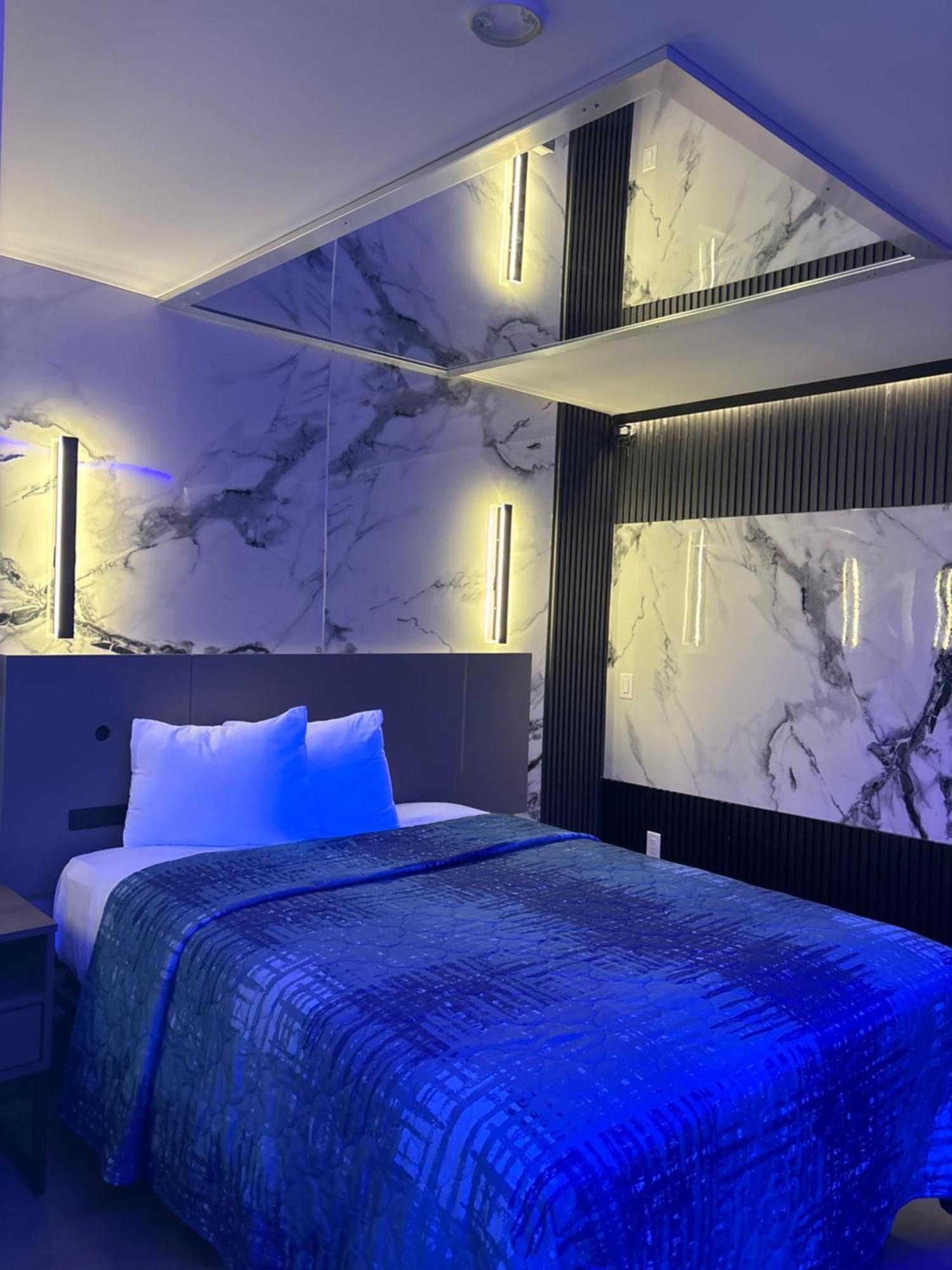 Marina Brooklyn Hotel *