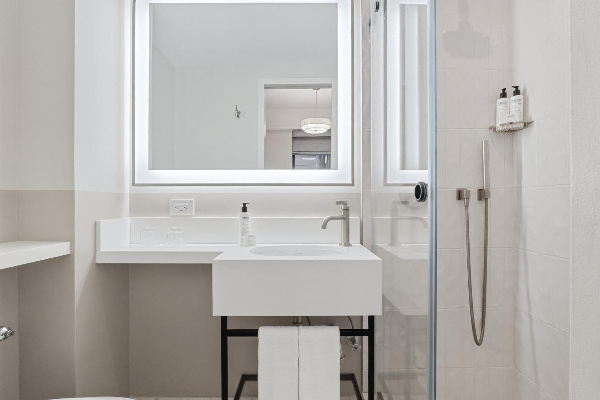Newly Renovated At Club Quarters Times Square, Hotel 4*