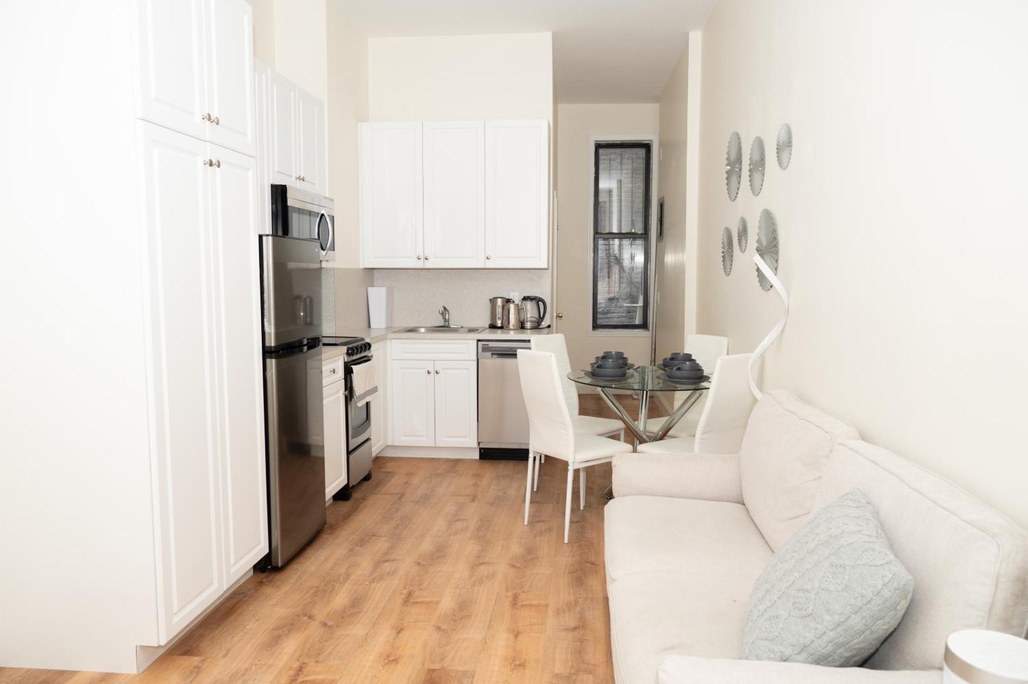 East Village Center W Full Amenities Great Location