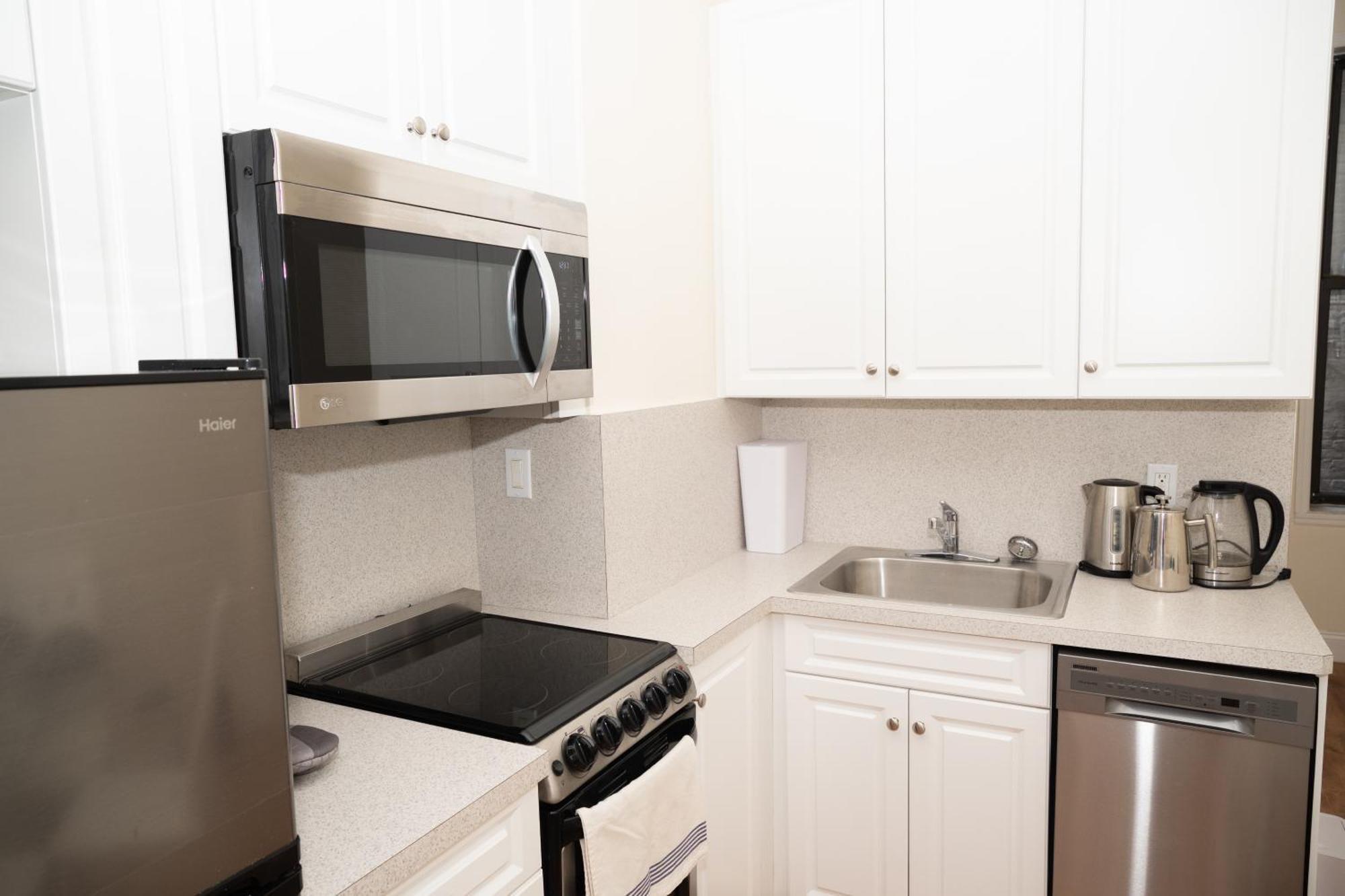 East Village Center W Full Amenities Great Location *