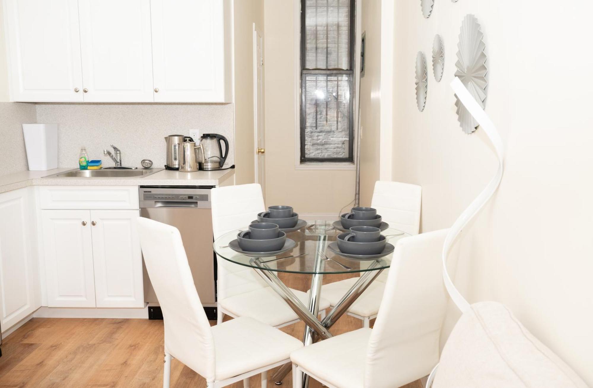 East Village Center W Full Amenities Great Location Apartment