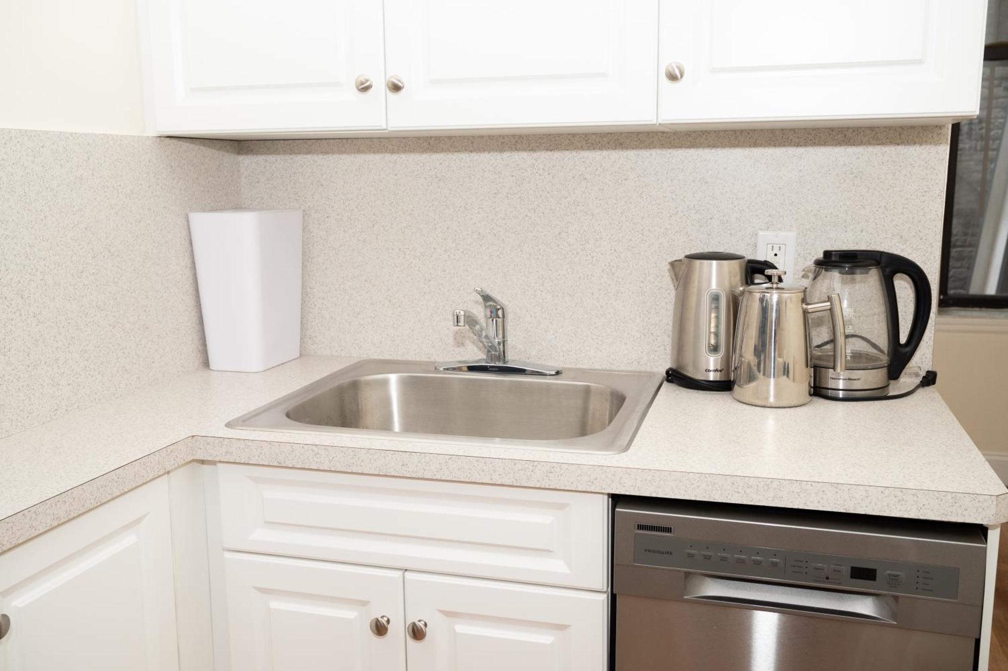 East Village Center W Full Amenities Great Location * New York