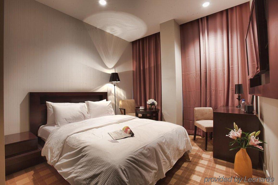 Khách sạn Verite 3*
