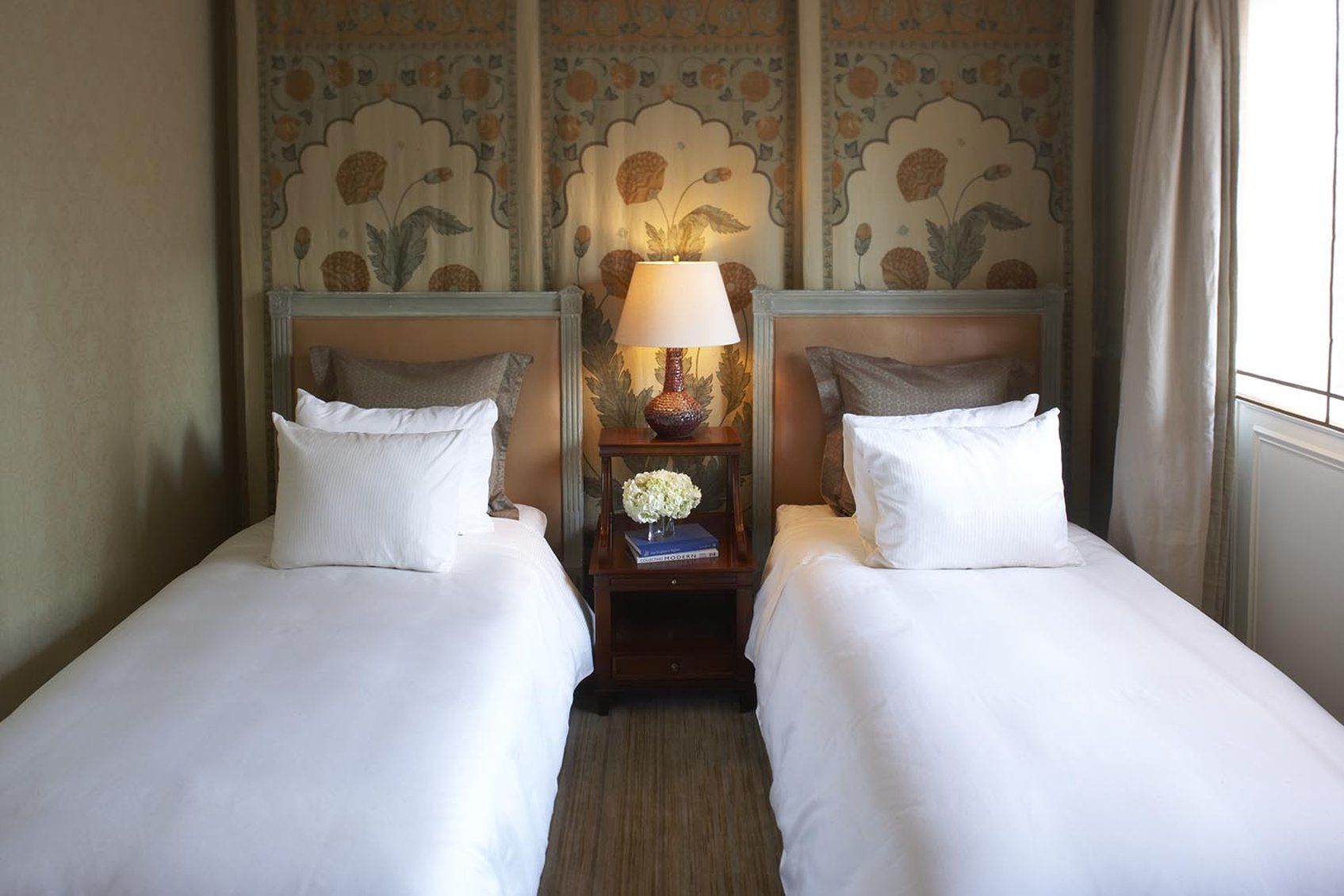 Khách sạn Lowell 5*
