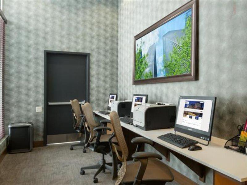 Khách sạn Hilton Garden Manhattan Midtown East 3*