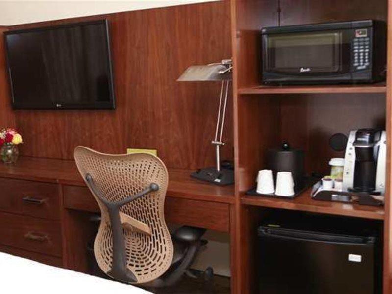 Khách sạn Hilton Garden Manhattan Midtown East 3*