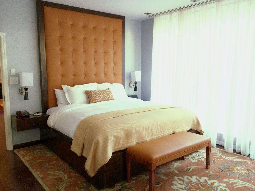 Khách sạn San Carlos New York
