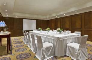 Khách sạn Park West 3*