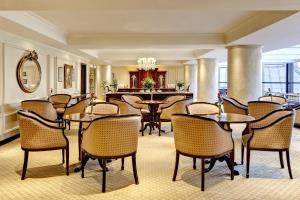Park West Khách sạn 3*
