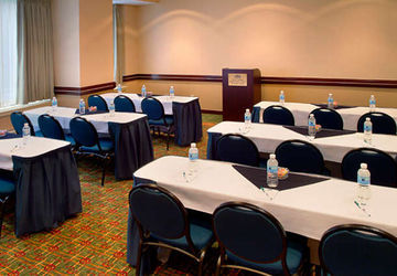 Khách sạn Courtyard Manhattan/midtown East 4*