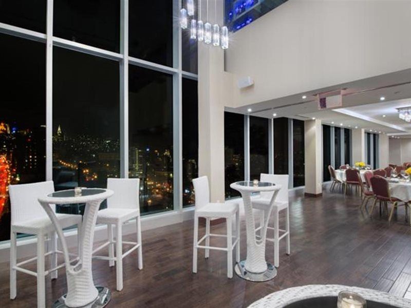 Wyndham Garden Chinatown Khách sạn