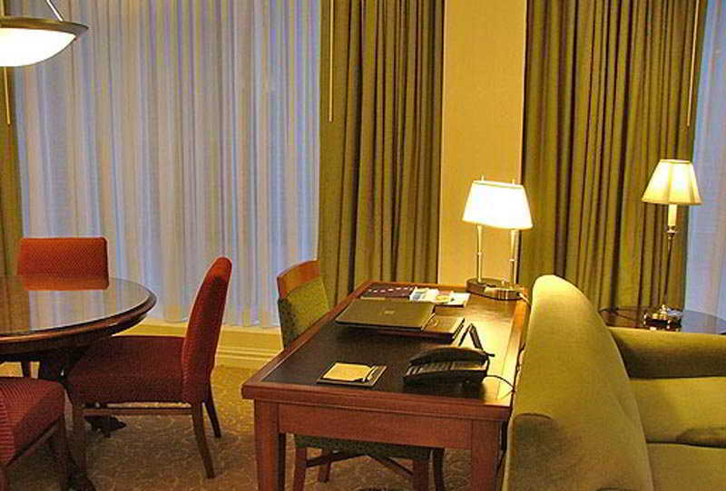 Khách sạn San Carlos 4*