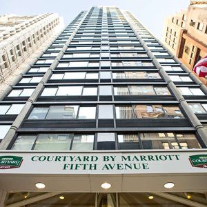 Khách sạn Courtyard By Marriott Manhattan/ Fifth Avenue