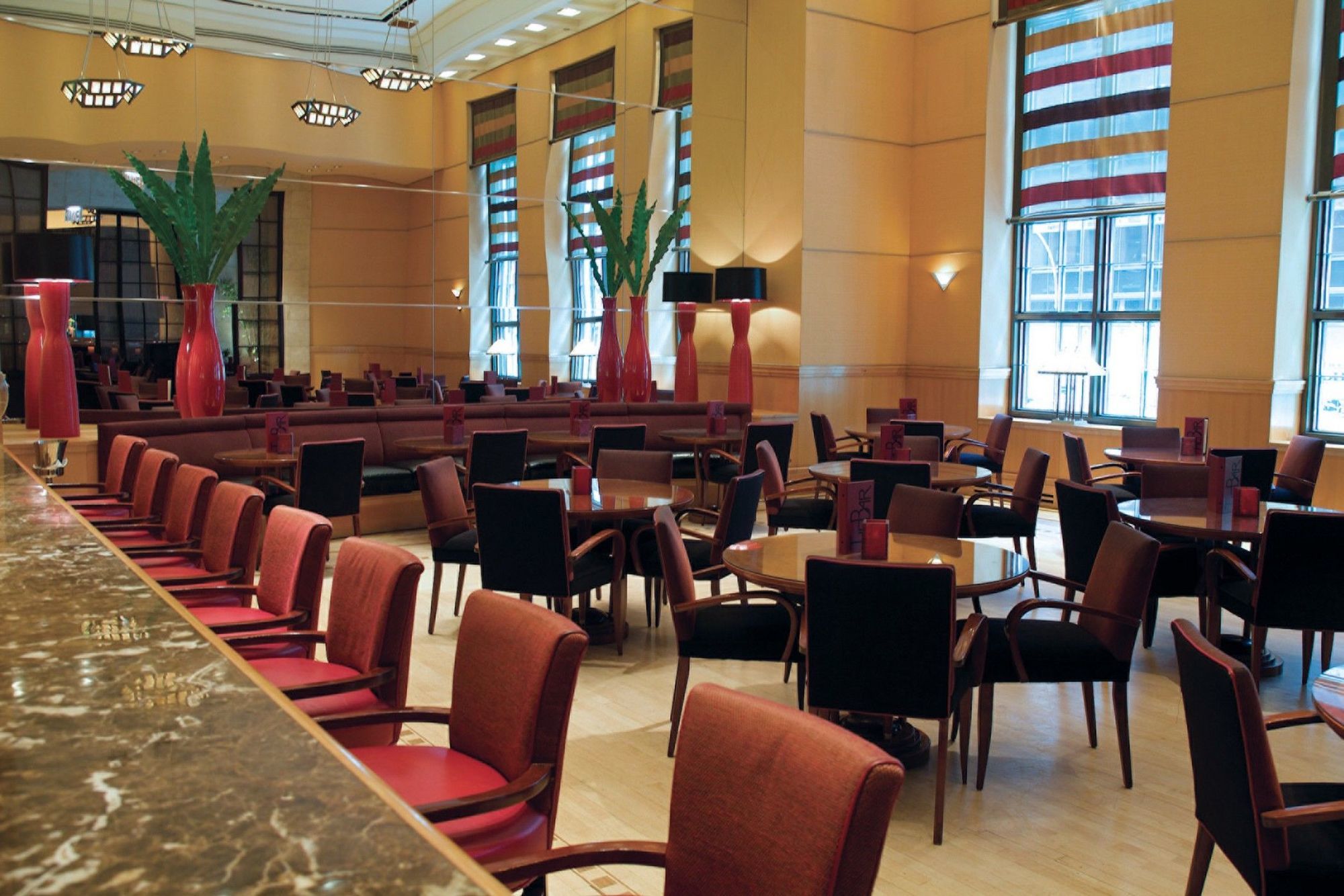 Four Seasons Khách sạn