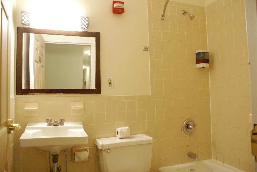 Khách sạn Americana 2*