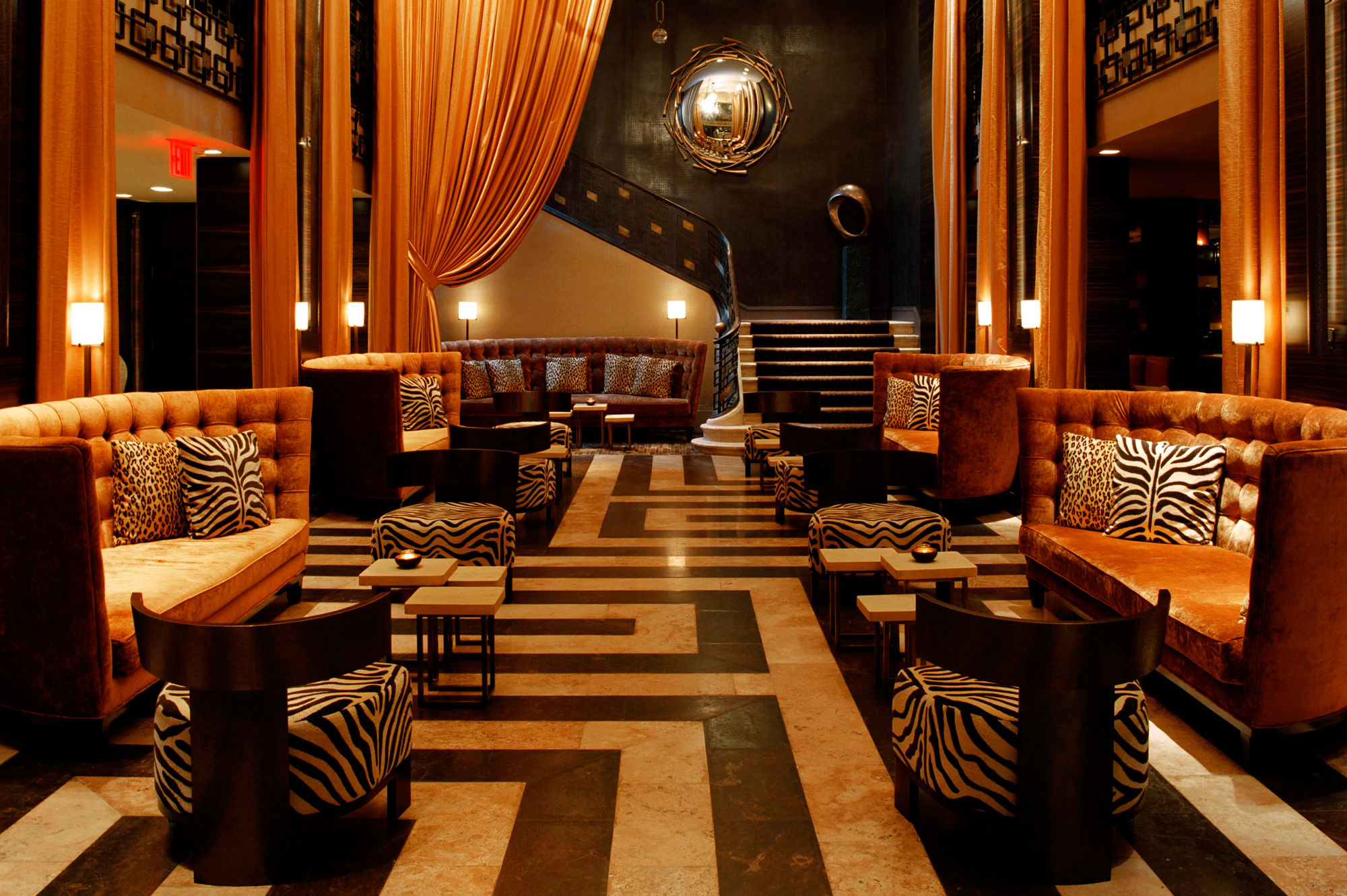 Khách sạn The Empire 4*