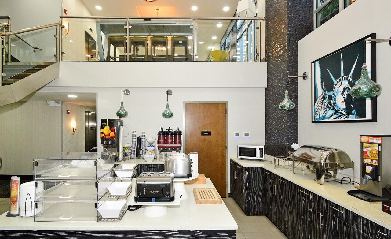 Khách sạn Best Western Plus Laguardia Airport