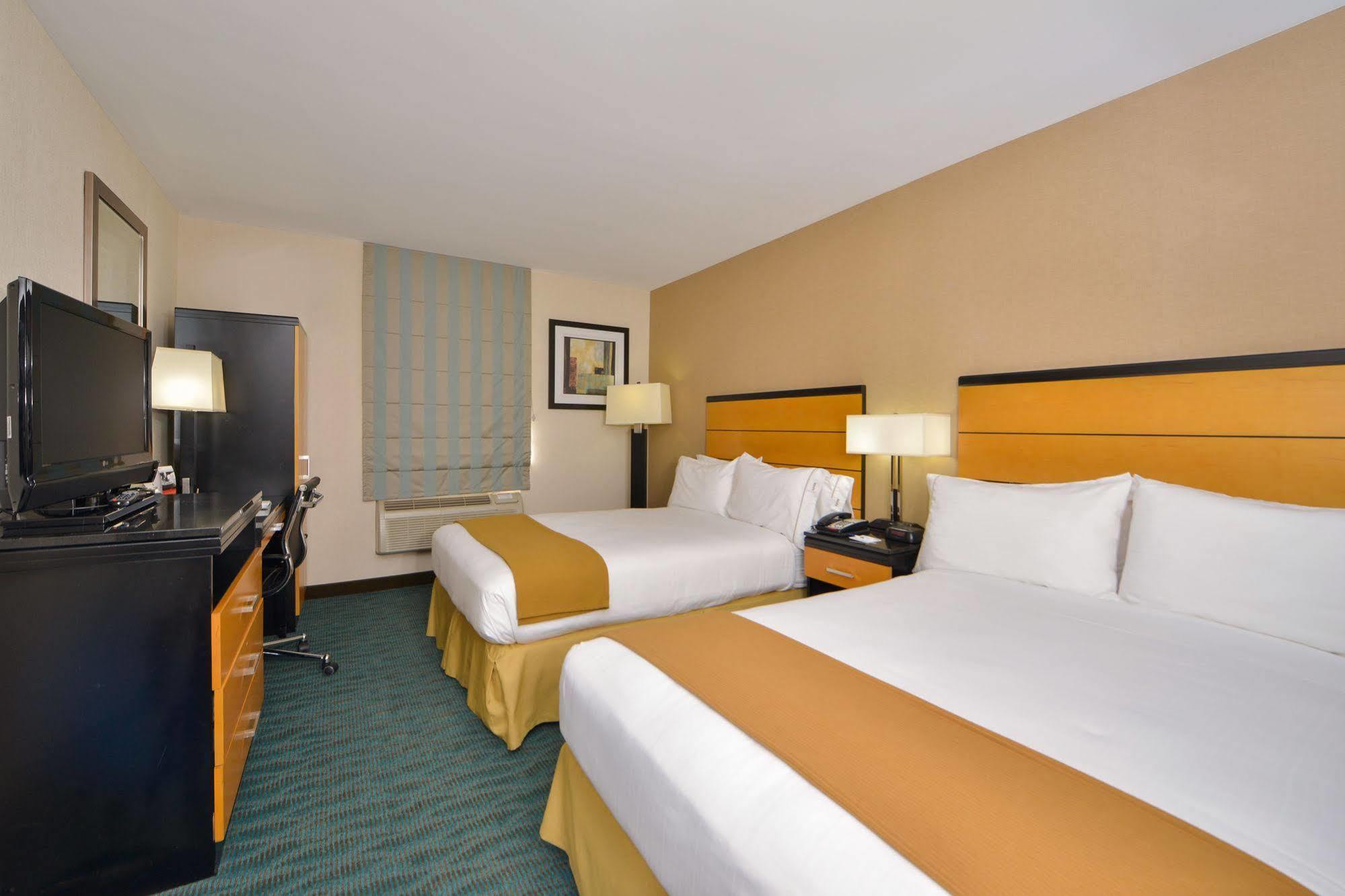 Express Kennedy Airport, An Ihg Khách sạn