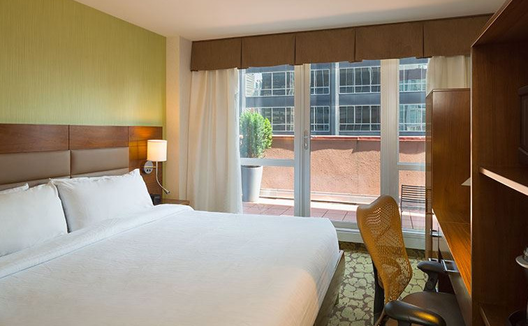 Khách sạn Hilton Garden Manhattan Midtown East 3*