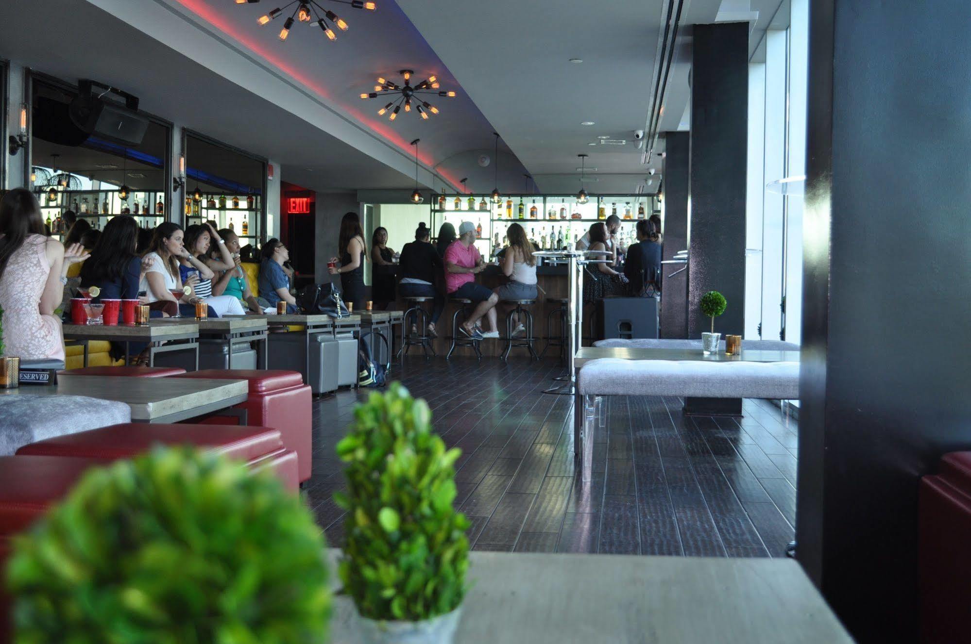 Wyndham Garden Chinatown Khách sạn 4*