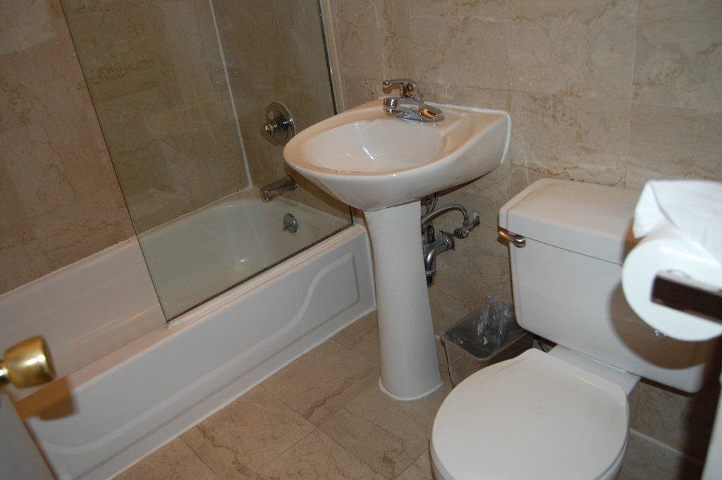 Khách sạn Park West 3*