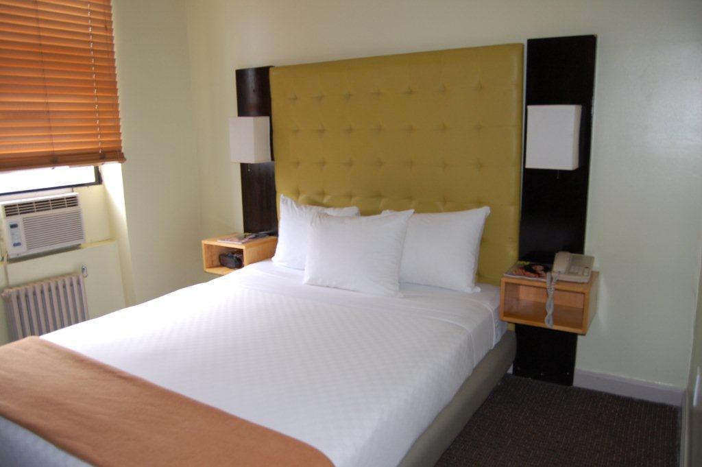 Park West Khách sạn 3*
