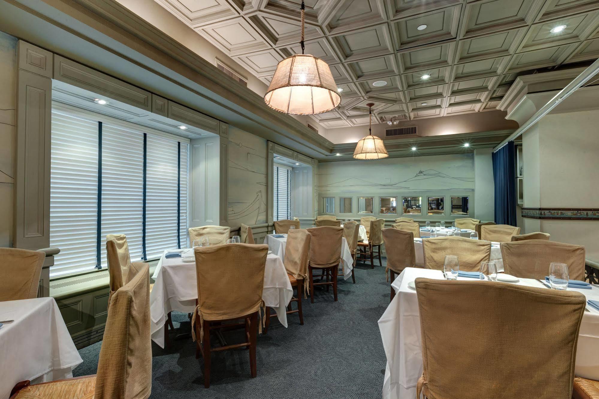 Khách sạn Wellington New York