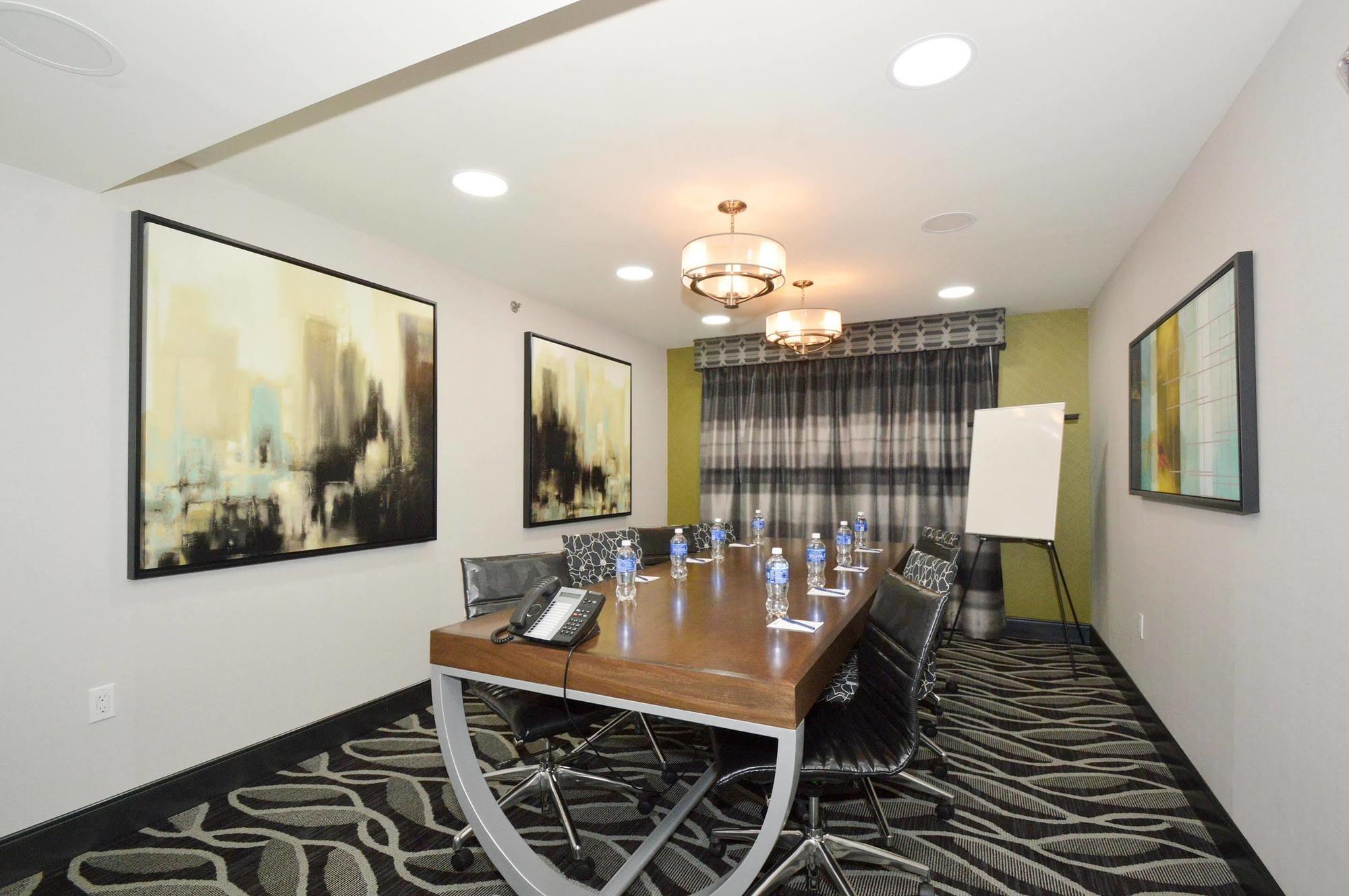 Best Western Plus Laguardia Airport Khách sạn 3*