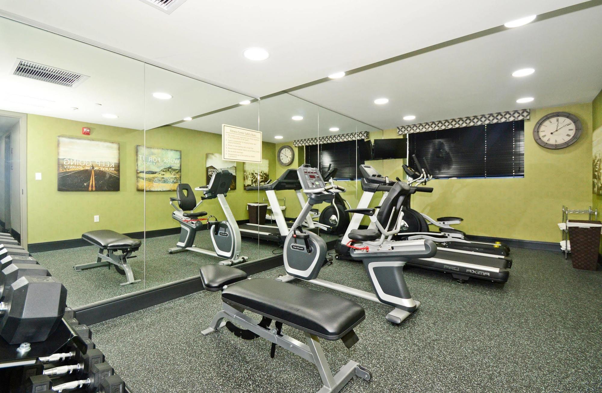 Best Western Plus Laguardia Airport Khách sạn