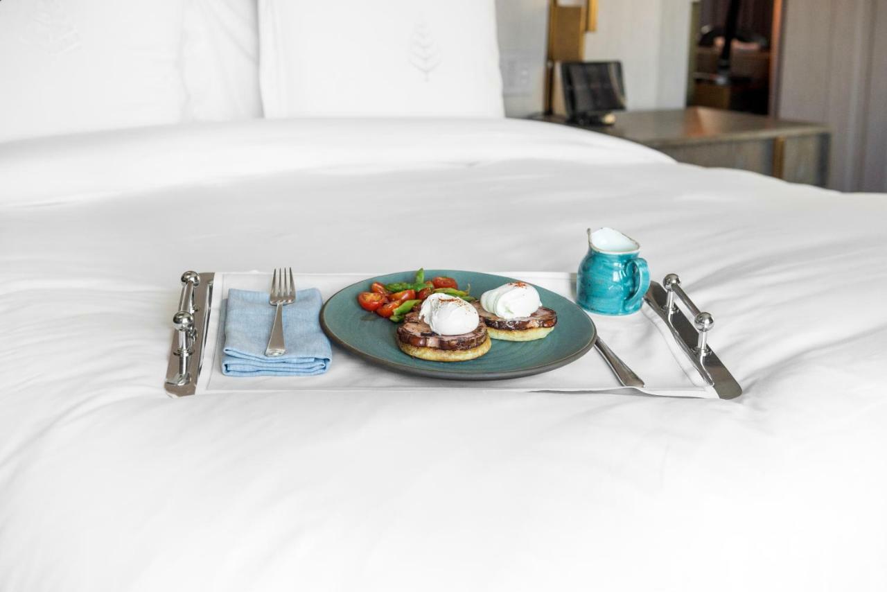 Khách sạn Four Seasons Downtown 5*