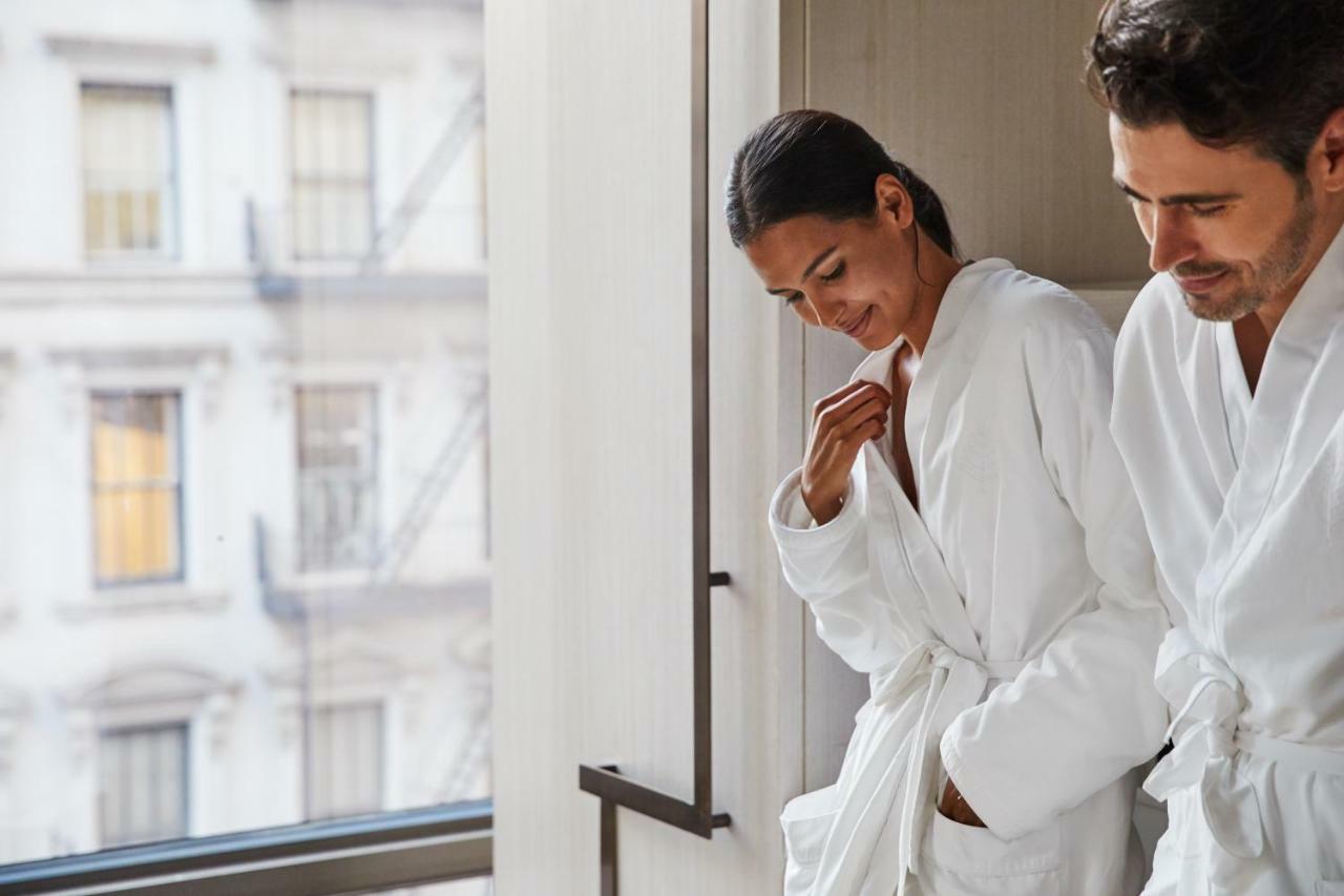 Khách sạn Four Seasons Downtown 5*