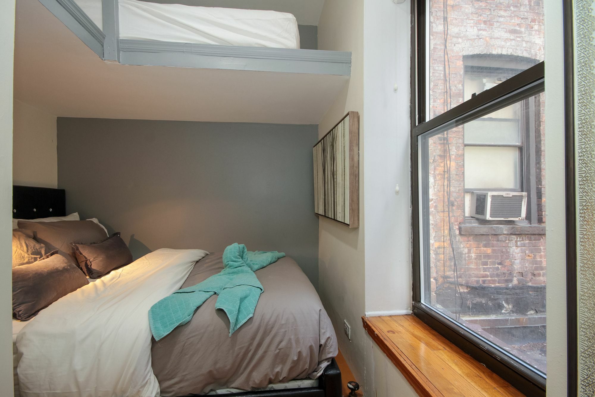 Căn hộ East Village 2 Bedroom
