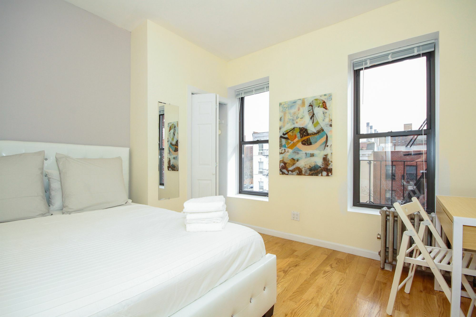 Căn hộ East Village 2 Bedroom *
