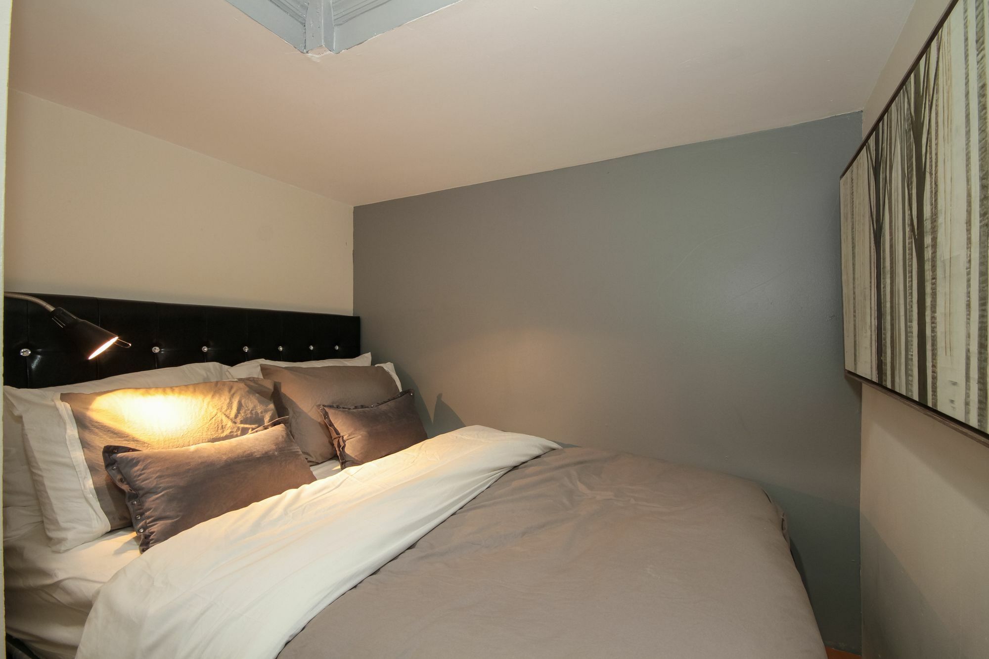 Căn hộ East Village 2 Bedroom *
