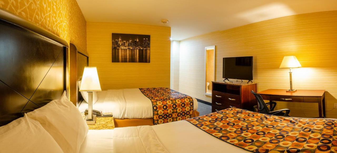 Khách sạn Elmhurst 3*