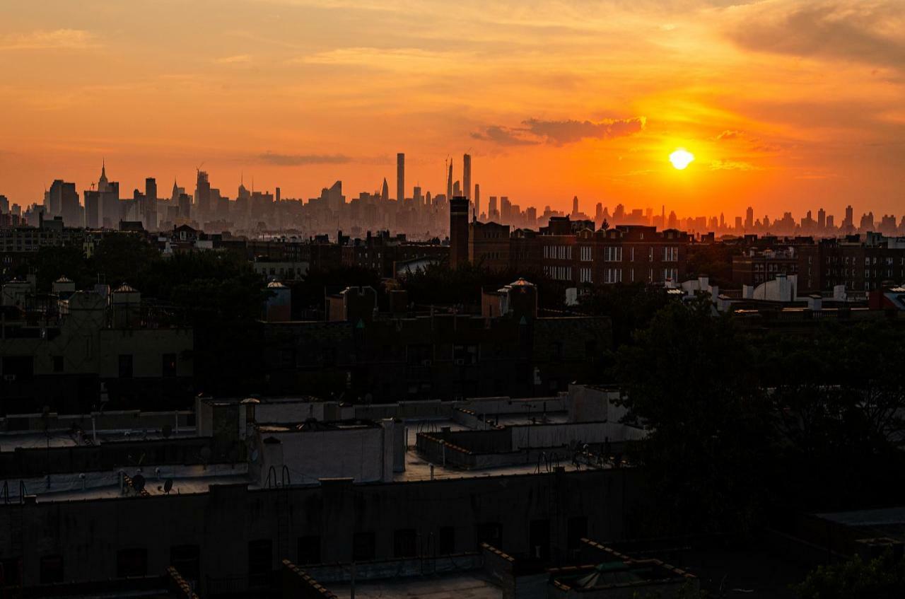 Khách sạn Elmhurst New York
