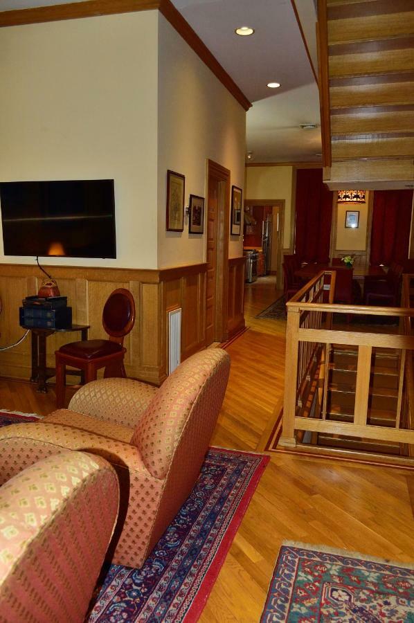 Nhà nghỉ Harlem Jazz Getaway Mansion. *