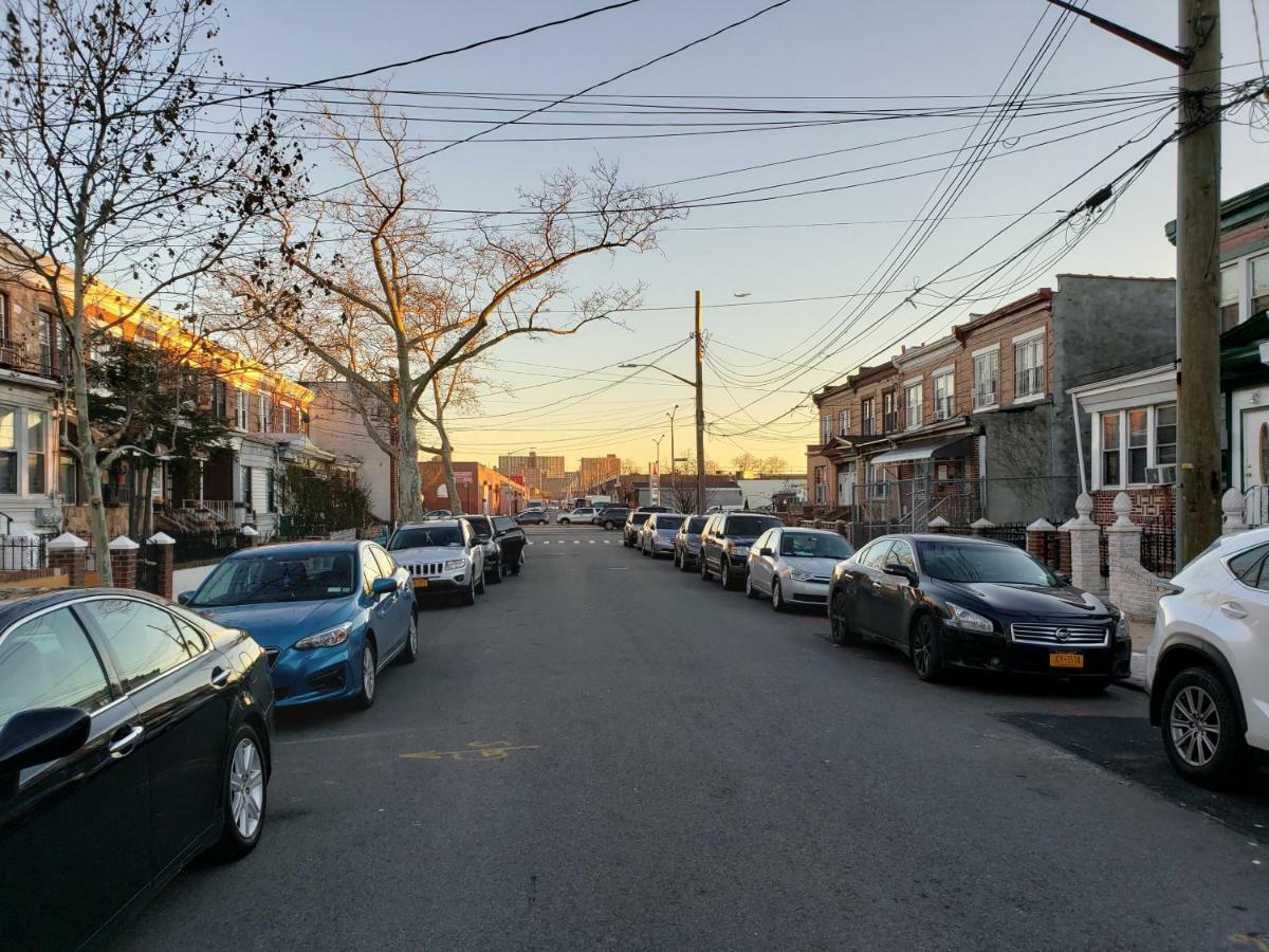 Căn hộ Brooklyn 3 Bedroom 1 Bathroom 8 Minutes To Subway 30 Minutes To Manhattan