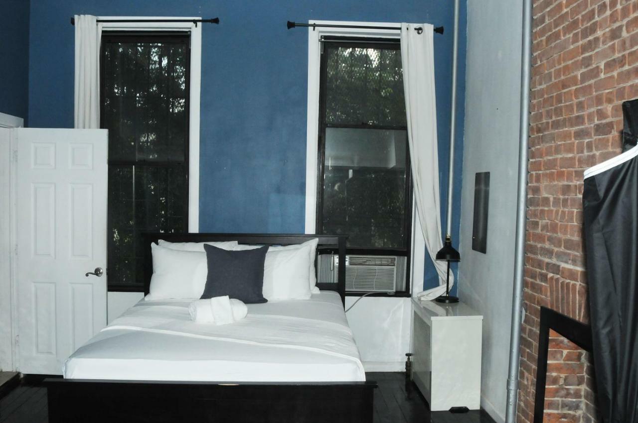 Căn hộ Plush Spacious 1 Bedroom Apt Williamsburg *