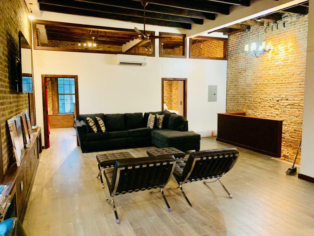 Lavish Totally Renovated Loft Apartment! Căn hộ